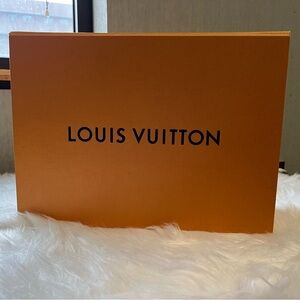 Louis Vuitton magnetic box (midsize- large)